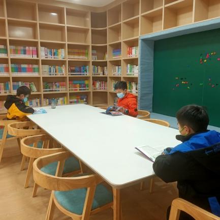 課程繽紛、活動(dòng)豐富——杭州市文海凌云小學(xué)暖心托管服務(wù)點(diǎn)亮課后時(shí)光