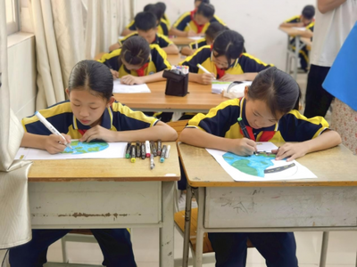 羅定市構(gòu)建高質(zhì)量校內(nèi)托管新生態(tài) 今托管平臺(tái)助力，入托率超85%成效顯著